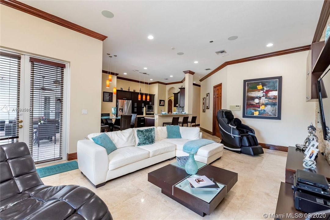 Recently Rented: $5,500 (5 beds, 4 baths, 3143 Square Feet)