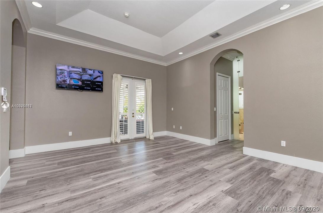 Recently Rented: $5,500 (5 beds, 4 baths, 3143 Square Feet)