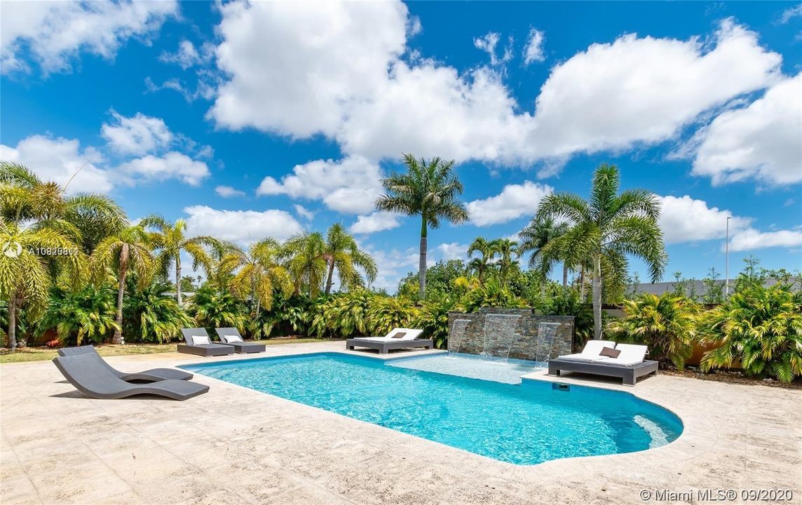 Recently Rented: $5,500 (5 beds, 4 baths, 3143 Square Feet)