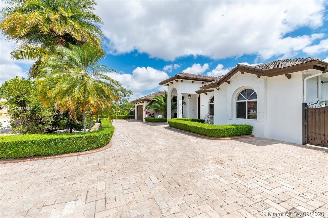 Recently Rented: $5,500 (5 beds, 4 baths, 3143 Square Feet)