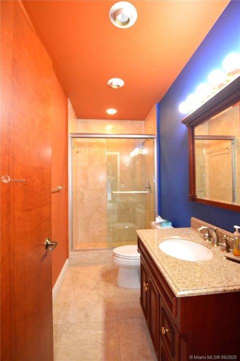 Vendido Recientemente: $849,900 (3 camas, 4 baños, 2801 Pies cuadrados)