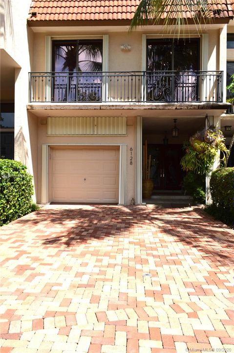 Vendido Recientemente: $849,900 (3 camas, 4 baños, 2801 Pies cuadrados)