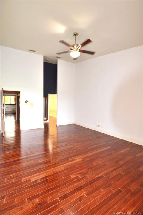 Vendido Recientemente: $849,900 (3 camas, 4 baños, 2801 Pies cuadrados)