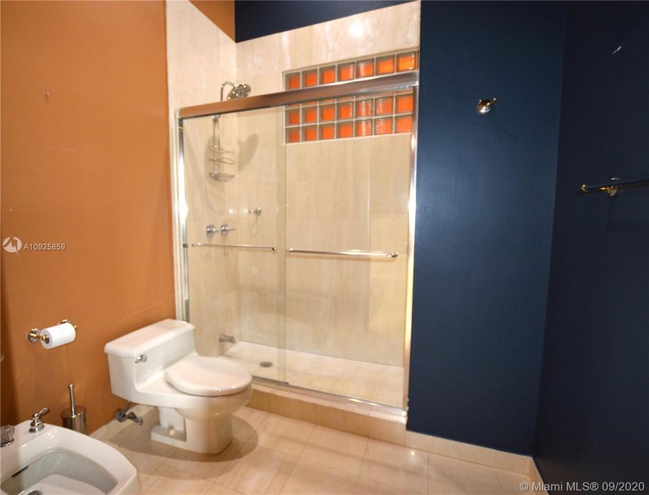 Vendido Recientemente: $849,900 (3 camas, 4 baños, 2801 Pies cuadrados)