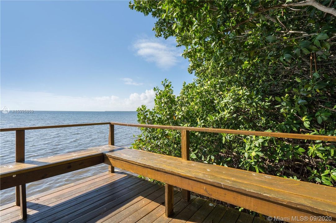 Vendido Recientemente: $849,900 (3 camas, 4 baños, 2801 Pies cuadrados)