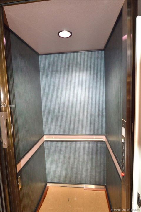 Vendido Recientemente: $849,900 (3 camas, 4 baños, 2801 Pies cuadrados)