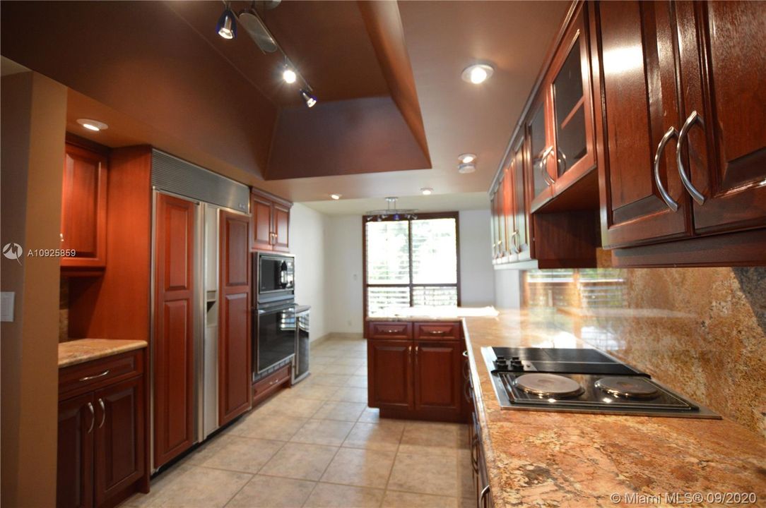 Vendido Recientemente: $849,900 (3 camas, 4 baños, 2801 Pies cuadrados)