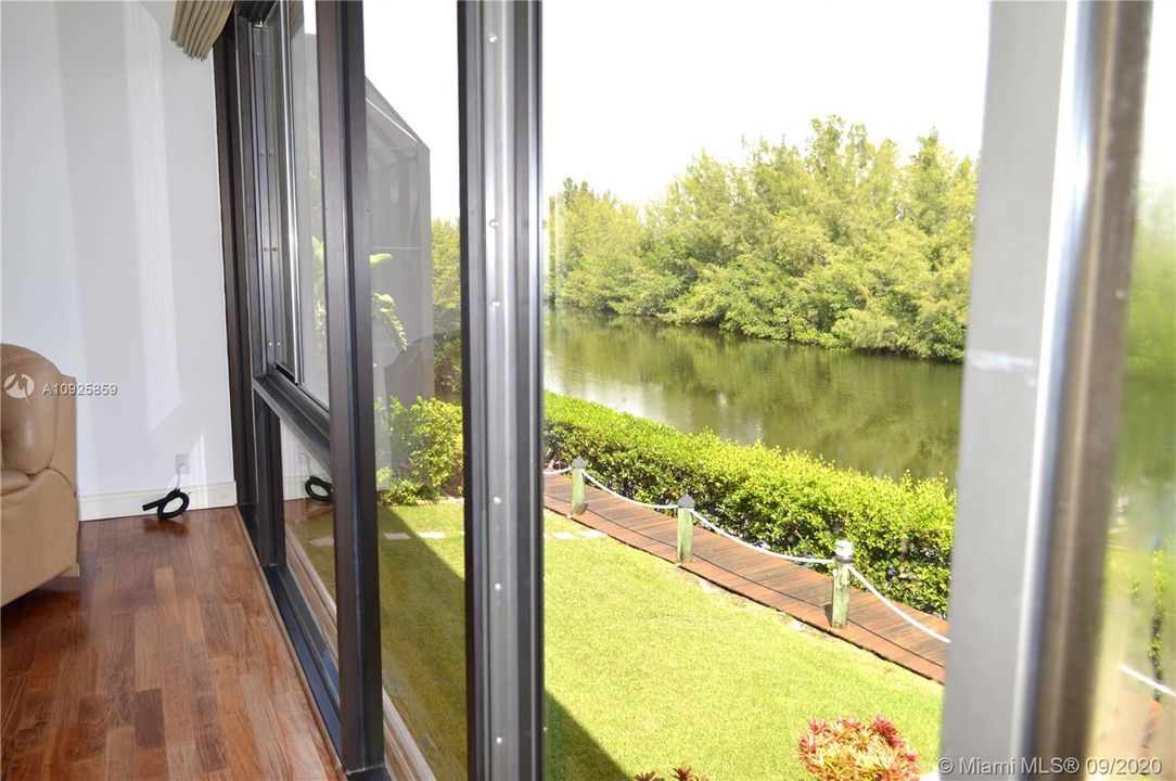 Vendido Recientemente: $849,900 (3 camas, 4 baños, 2801 Pies cuadrados)