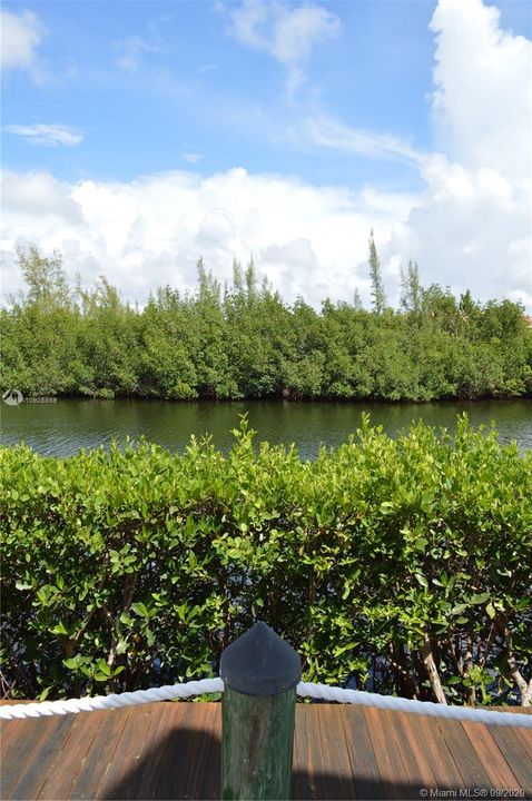 Vendido Recientemente: $849,900 (3 camas, 4 baños, 2801 Pies cuadrados)