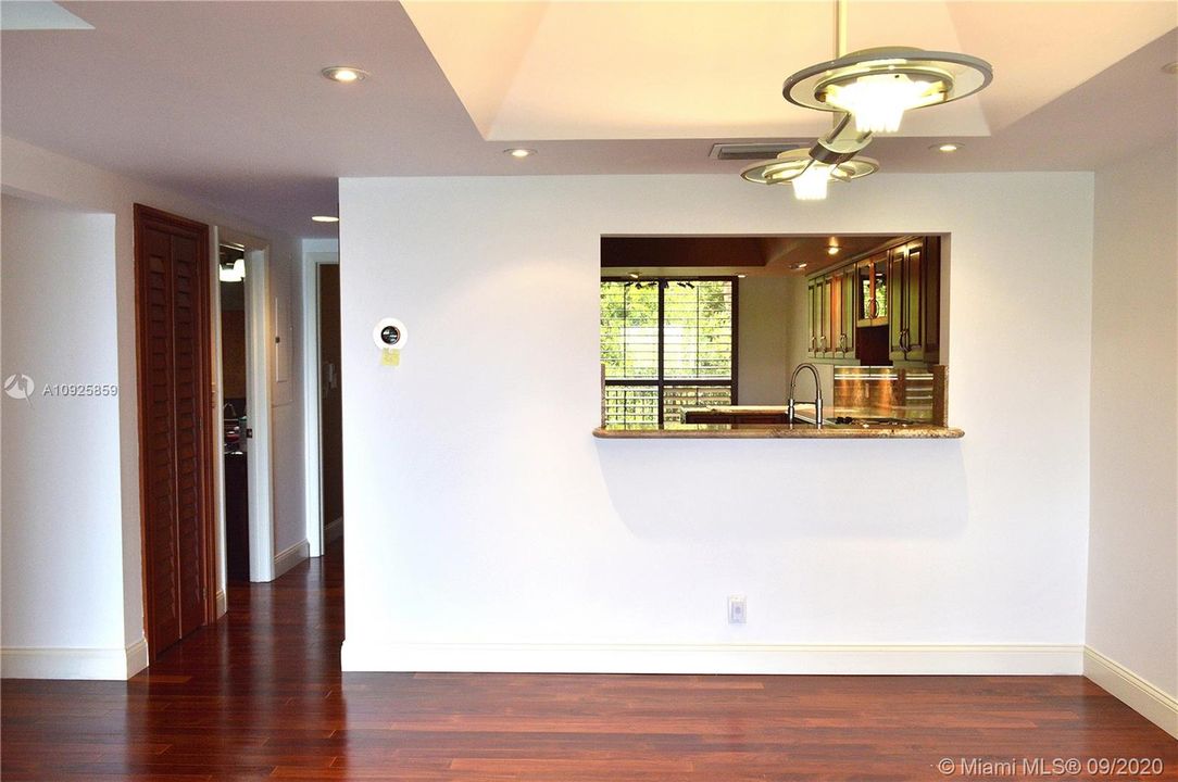 Vendido Recientemente: $849,900 (3 camas, 4 baños, 2801 Pies cuadrados)