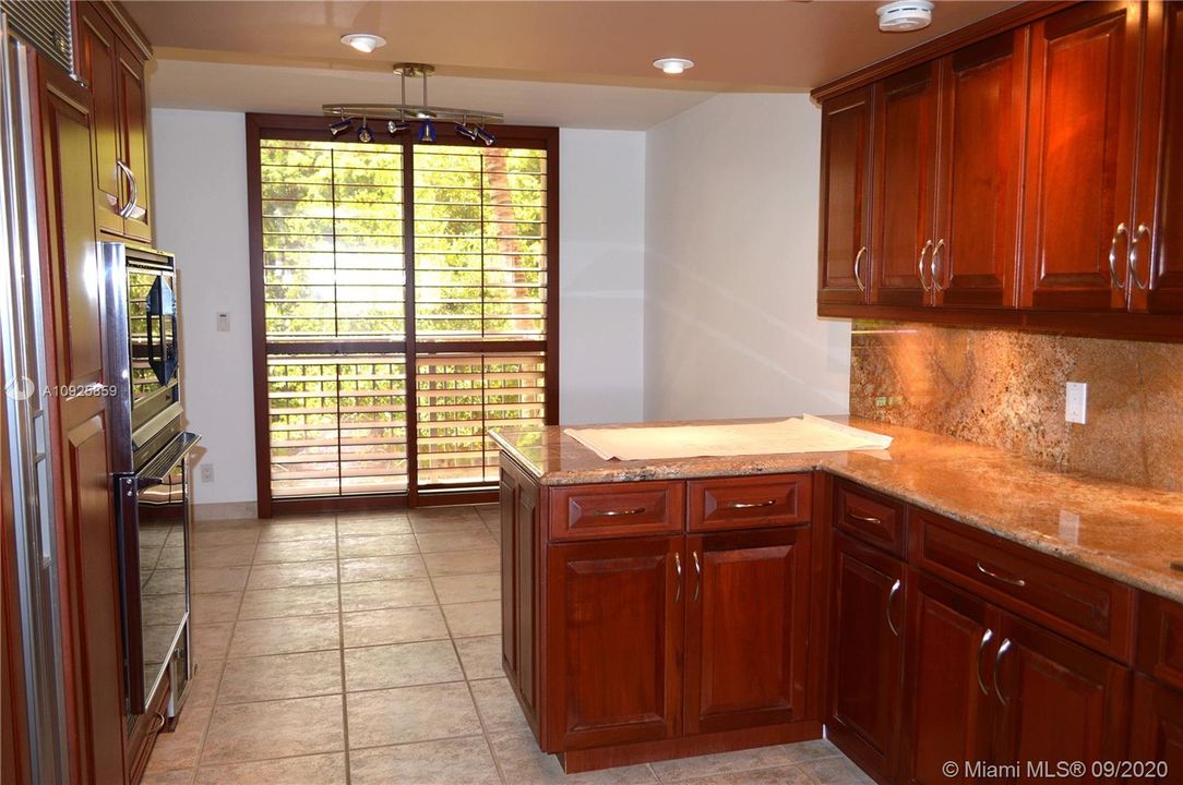 Vendido Recientemente: $849,900 (3 camas, 4 baños, 2801 Pies cuadrados)