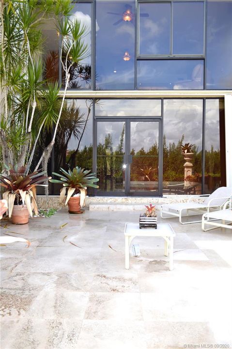 Vendido Recientemente: $849,900 (3 camas, 4 baños, 2801 Pies cuadrados)