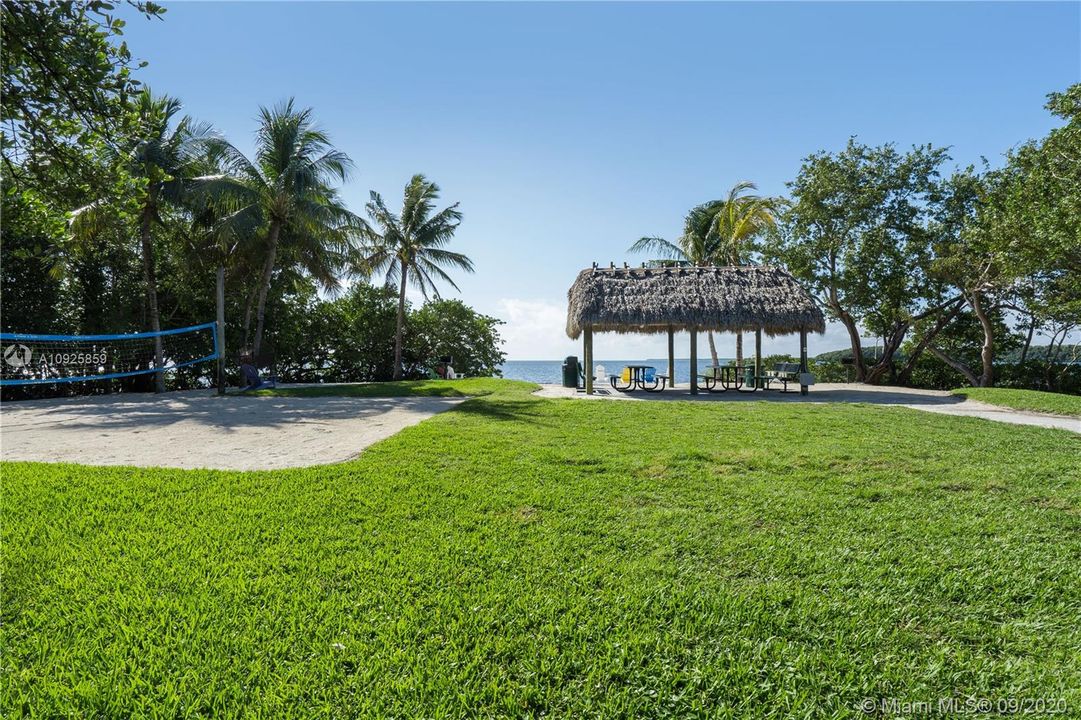 Vendido Recientemente: $849,900 (3 camas, 4 baños, 2801 Pies cuadrados)