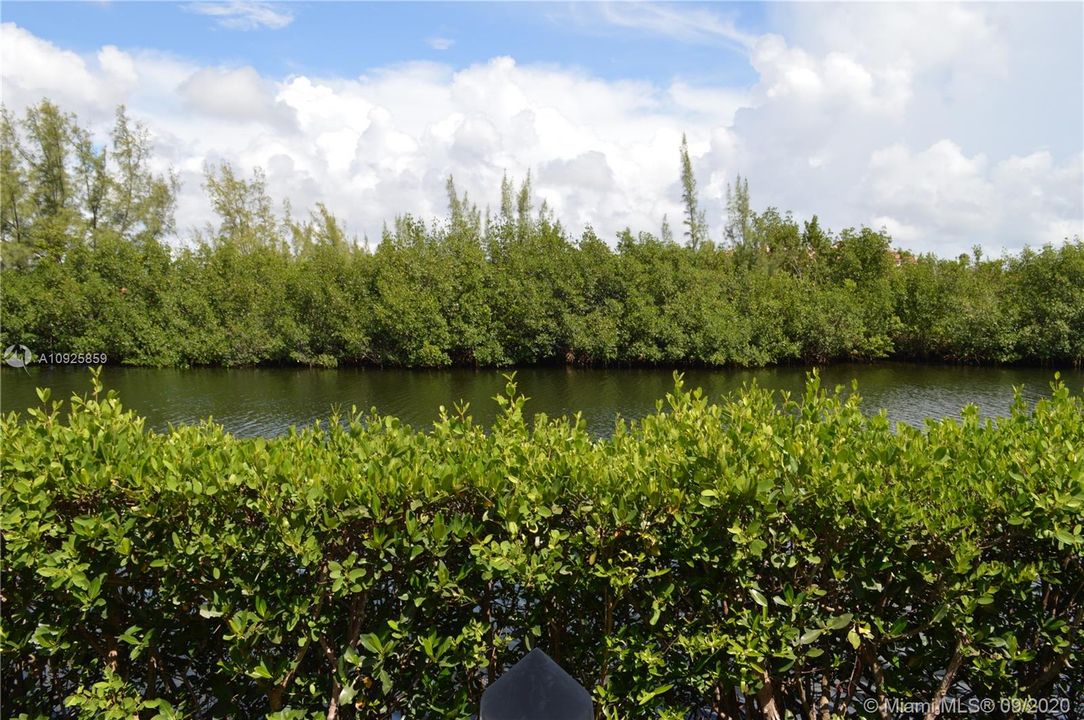 Vendido Recientemente: $849,900 (3 camas, 4 baños, 2801 Pies cuadrados)