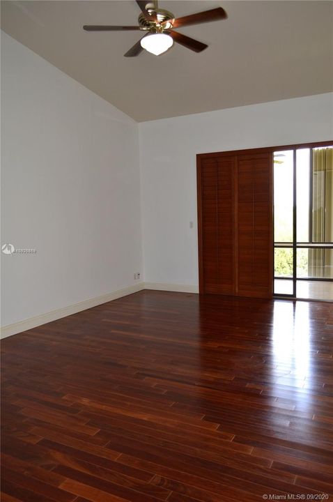 Vendido Recientemente: $849,900 (3 camas, 4 baños, 2801 Pies cuadrados)