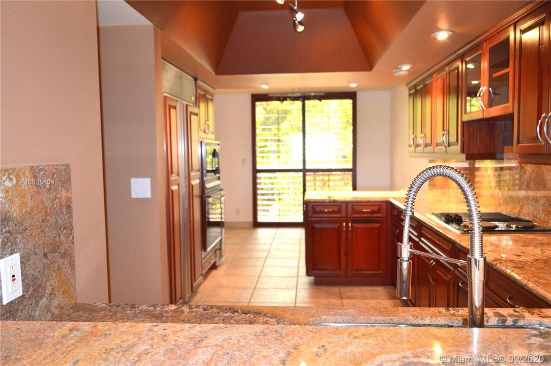 Vendido Recientemente: $849,900 (3 camas, 4 baños, 2801 Pies cuadrados)