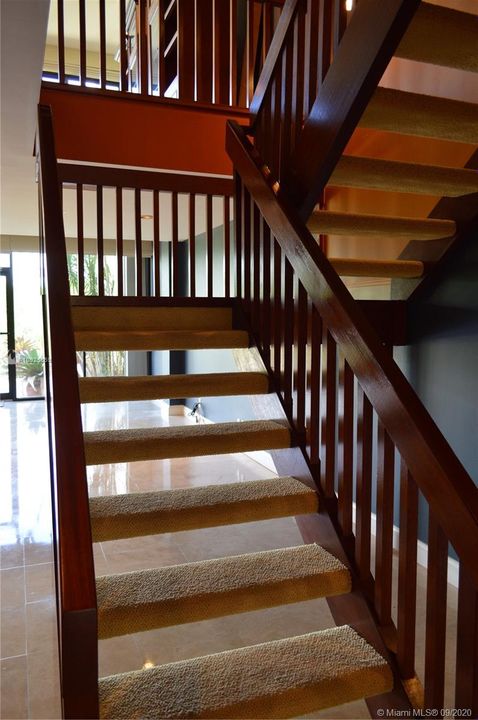 Vendido Recientemente: $849,900 (3 camas, 4 baños, 2801 Pies cuadrados)