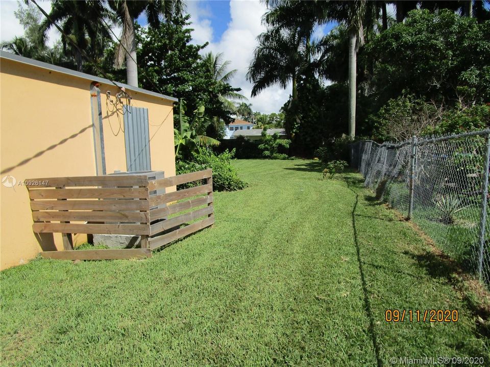 最近售出: $260,000 (3 贝兹, 2 浴室, 1057 平方英尺)