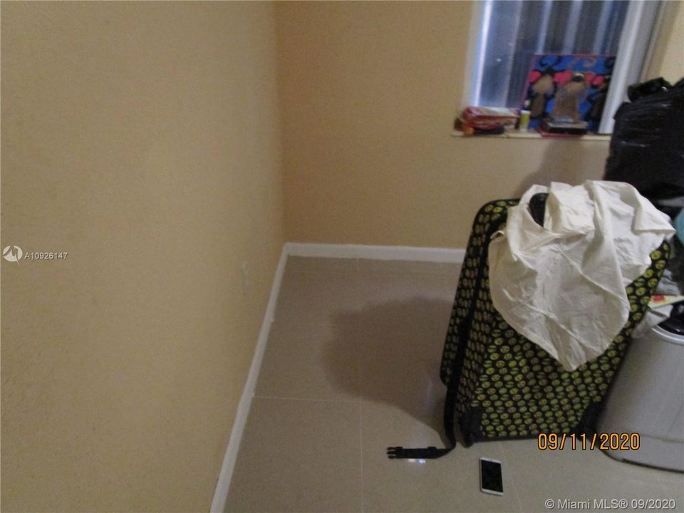 最近售出: $260,000 (3 贝兹, 2 浴室, 1057 平方英尺)