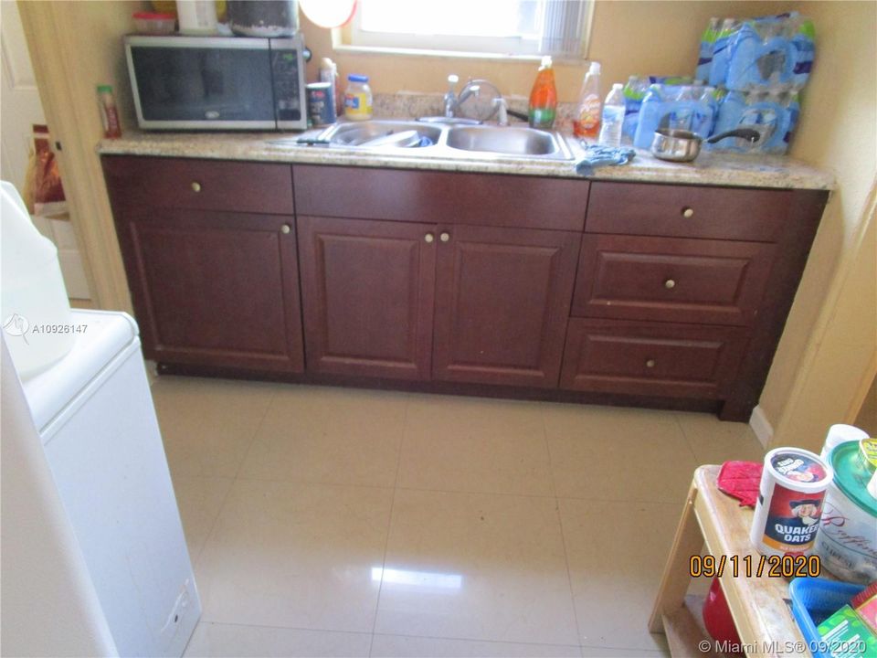 最近售出: $260,000 (3 贝兹, 2 浴室, 1057 平方英尺)