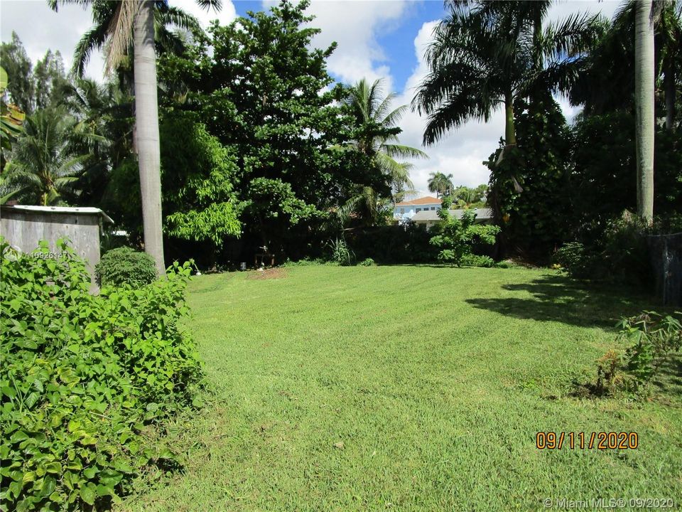 最近售出: $260,000 (3 贝兹, 2 浴室, 1057 平方英尺)