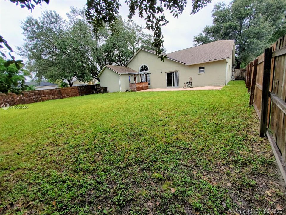 Recently Sold: $287,000 (4 beds, 2 baths, 1998 Square Feet)