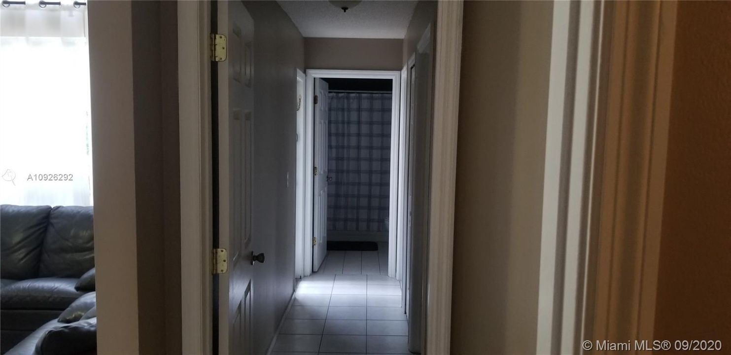 Recently Sold: $287,000 (4 beds, 2 baths, 1998 Square Feet)