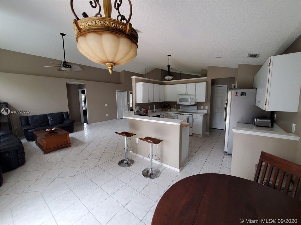 Recently Sold: $287,000 (4 beds, 2 baths, 1998 Square Feet)