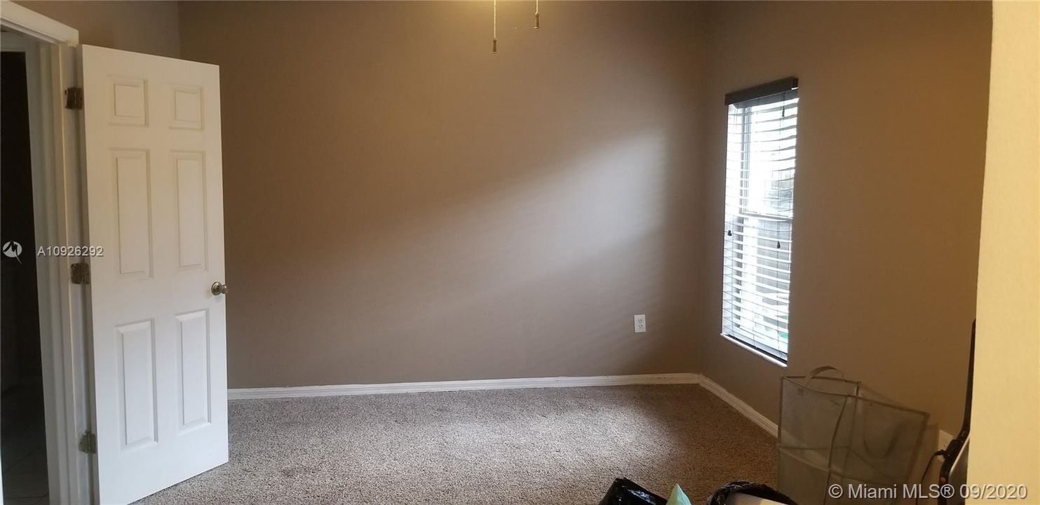 Recently Sold: $287,000 (4 beds, 2 baths, 1998 Square Feet)
