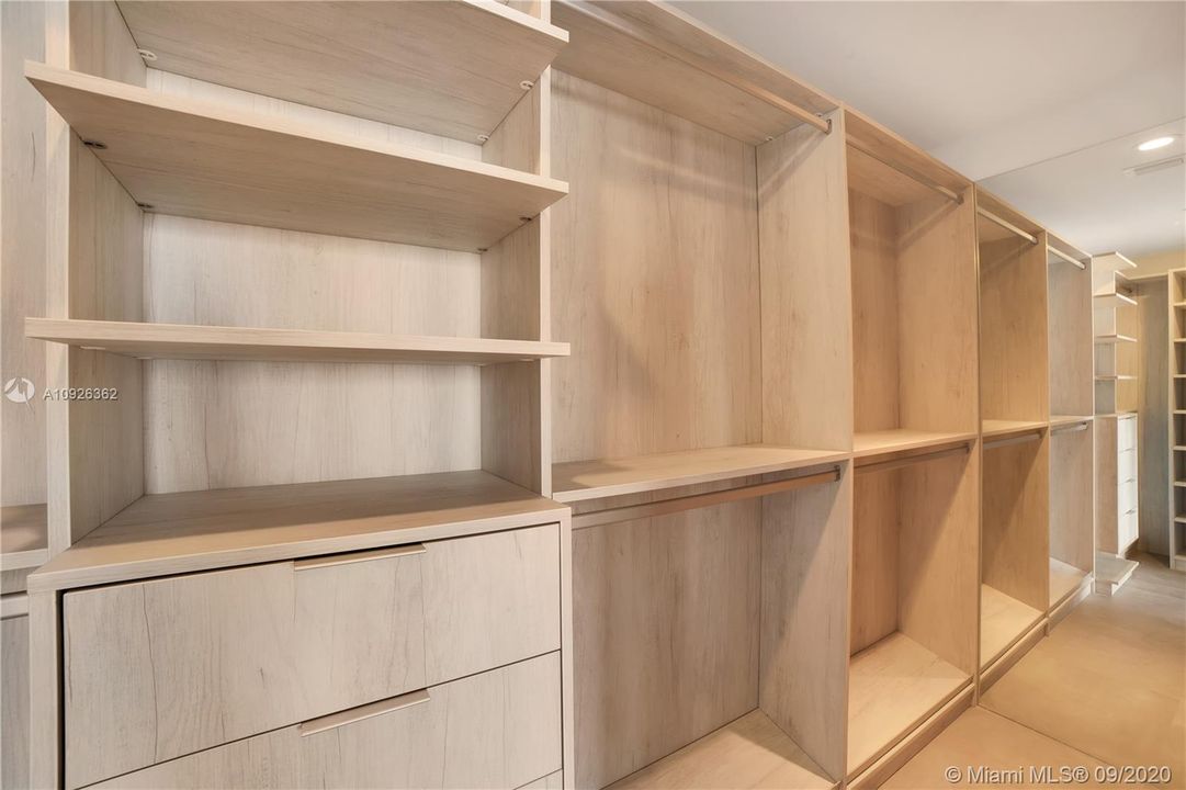 最近租的: $4,995 (3 贝兹, 3 浴室, 1681 平方英尺)