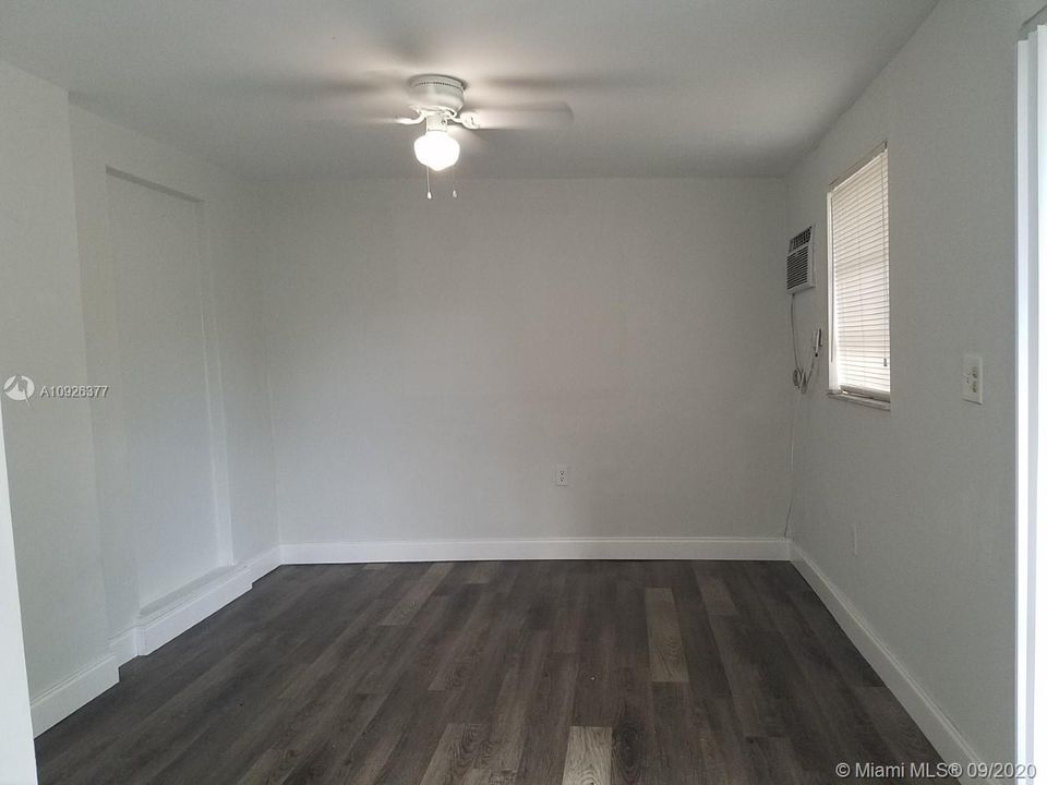 Recently Rented: $1,000 (1 beds, 1 baths, 700 Square Feet)
