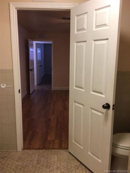 Недавно продано: $269,000 (3 спален, 2 ванн, 1605 Квадратных фут)