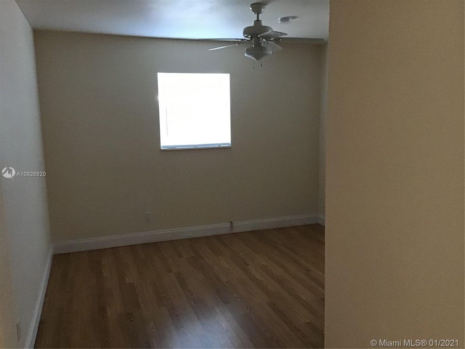 Недавно продано: $269,000 (3 спален, 2 ванн, 1605 Квадратных фут)