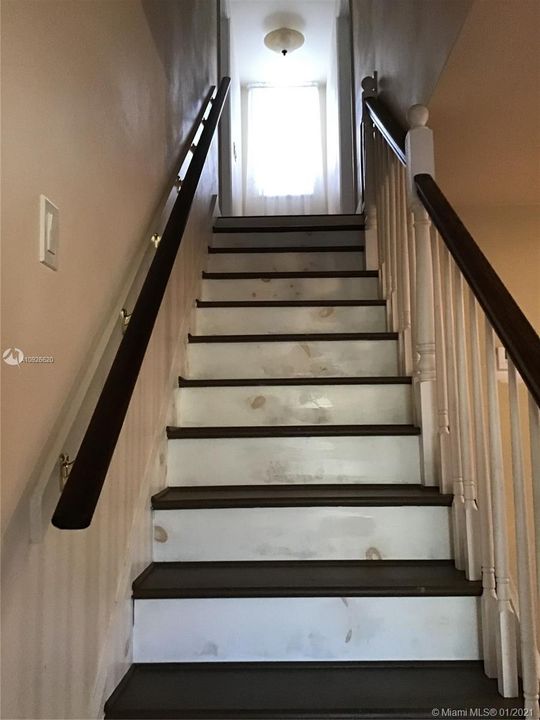 Недавно продано: $269,000 (3 спален, 2 ванн, 1605 Квадратных фут)