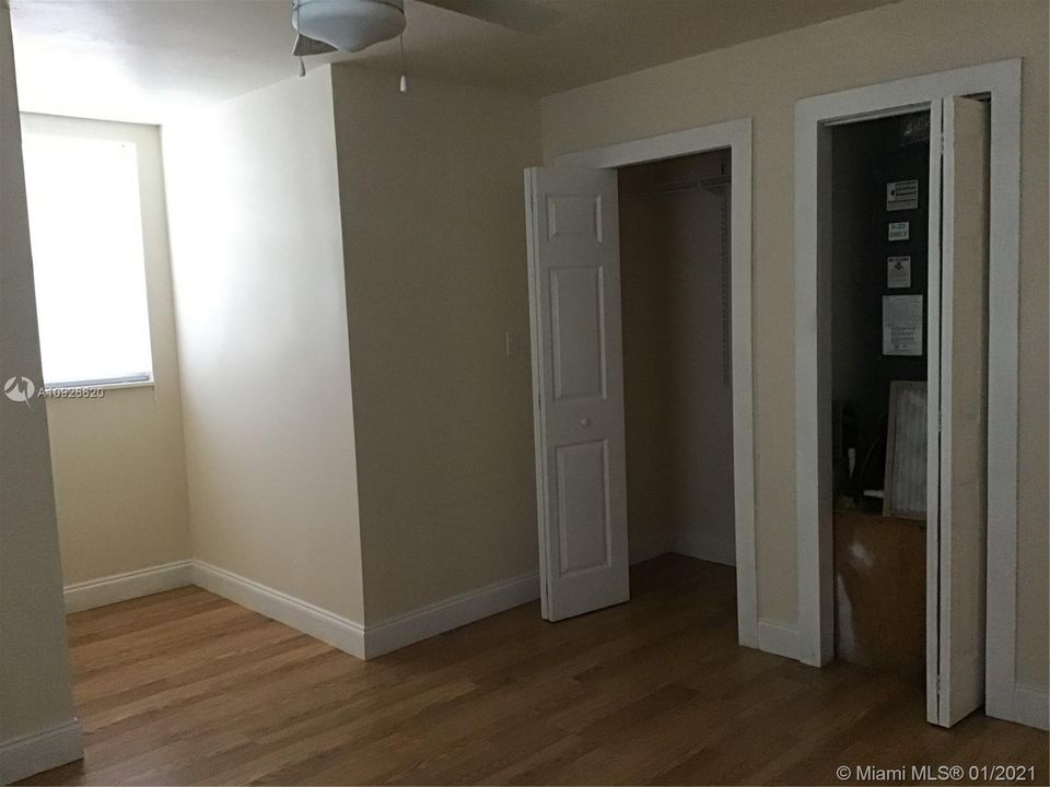 Недавно продано: $269,000 (3 спален, 2 ванн, 1605 Квадратных фут)