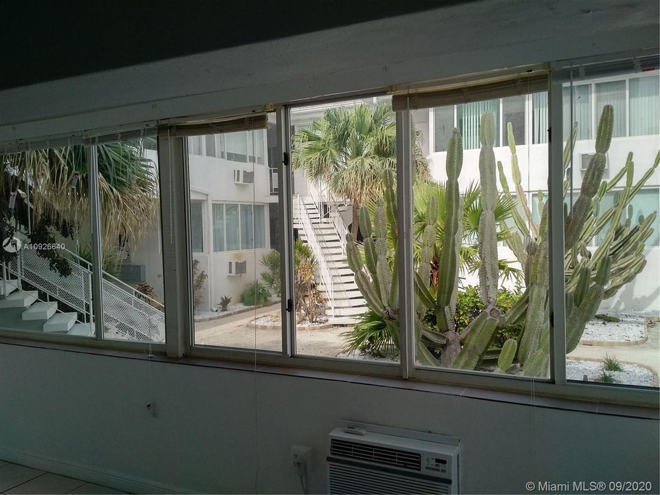 Недавно арендовано: $1,400 (1 спален, 1 ванн, 800 Квадратных фут)