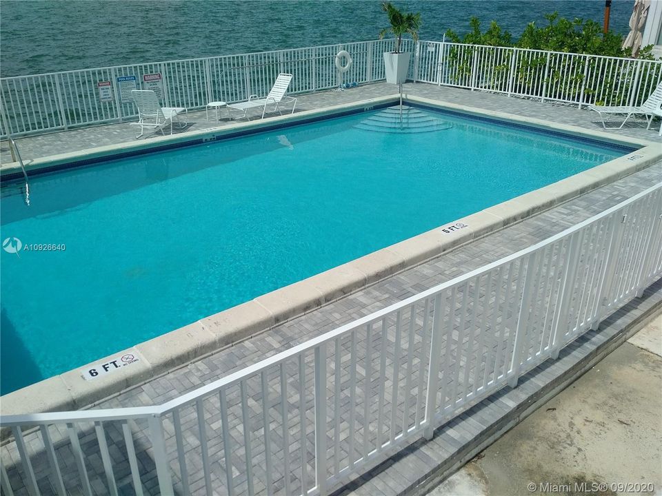 Недавно арендовано: $1,400 (1 спален, 1 ванн, 800 Квадратных фут)