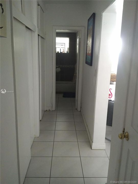 Недавно арендовано: $1,400 (1 спален, 1 ванн, 800 Квадратных фут)