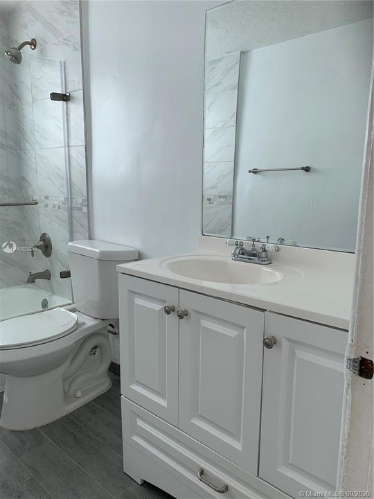 Недавно арендовано: $1,400 (1 спален, 1 ванн, 800 Квадратных фут)