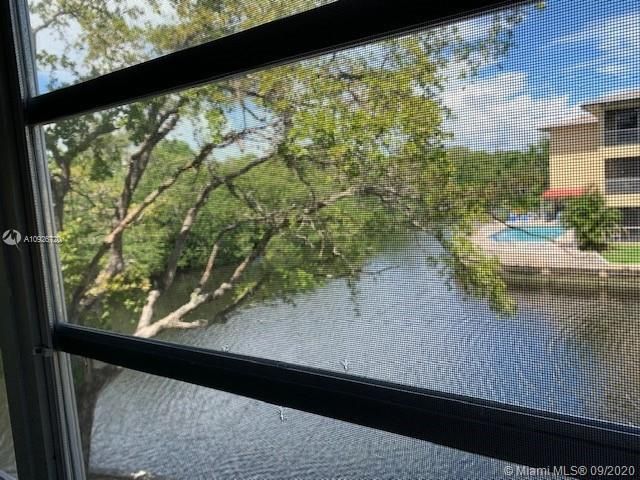 Vendido Recientemente: $138,000 (2 camas, 2 baños, 870 Pies cuadrados)