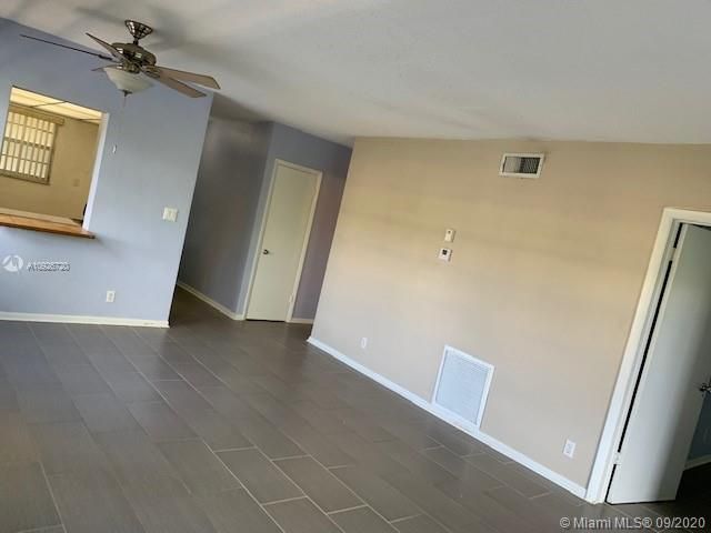 Vendido Recientemente: $138,000 (2 camas, 2 baños, 870 Pies cuadrados)