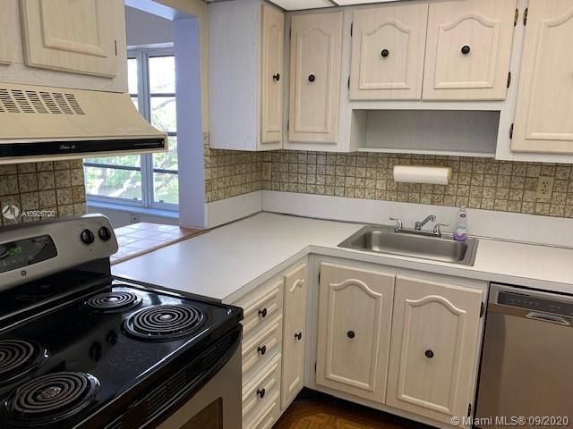 Vendido Recientemente: $138,000 (2 camas, 2 baños, 870 Pies cuadrados)
