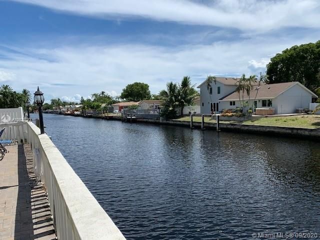 Vendido Recientemente: $138,000 (2 camas, 2 baños, 870 Pies cuadrados)