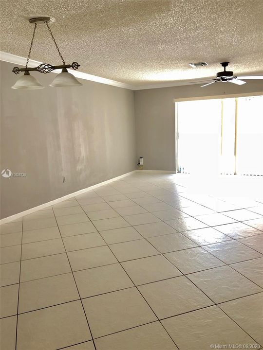 Recently Rented: $1,300 (2 beds, 2 baths, 1152 Square Feet)