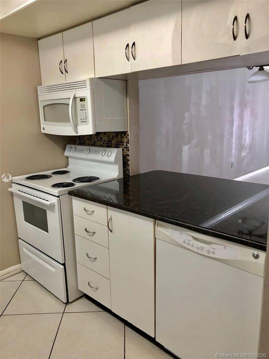 Recently Rented: $1,300 (2 beds, 2 baths, 1152 Square Feet)