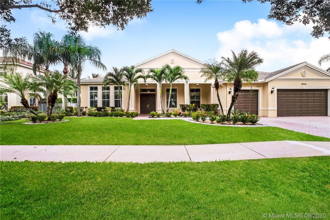 Recently Rented: $5,500 (6 beds, 3 baths, 3664 Square Feet)