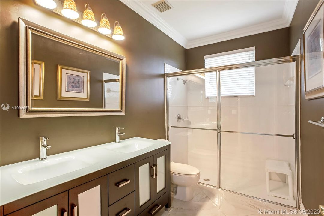Recently Rented: $5,500 (6 beds, 3 baths, 3664 Square Feet)