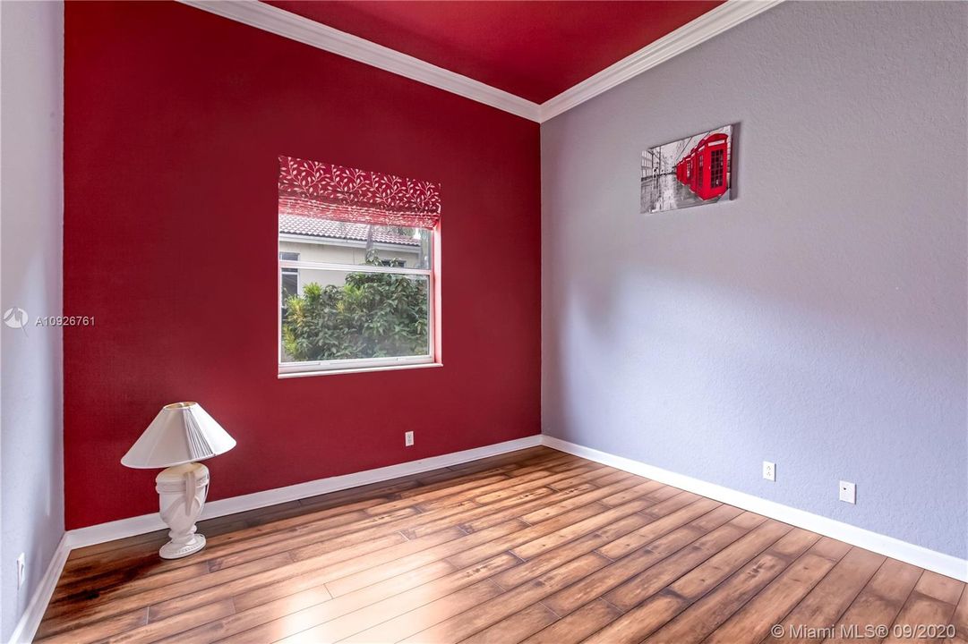 Recently Rented: $5,500 (6 beds, 3 baths, 3664 Square Feet)