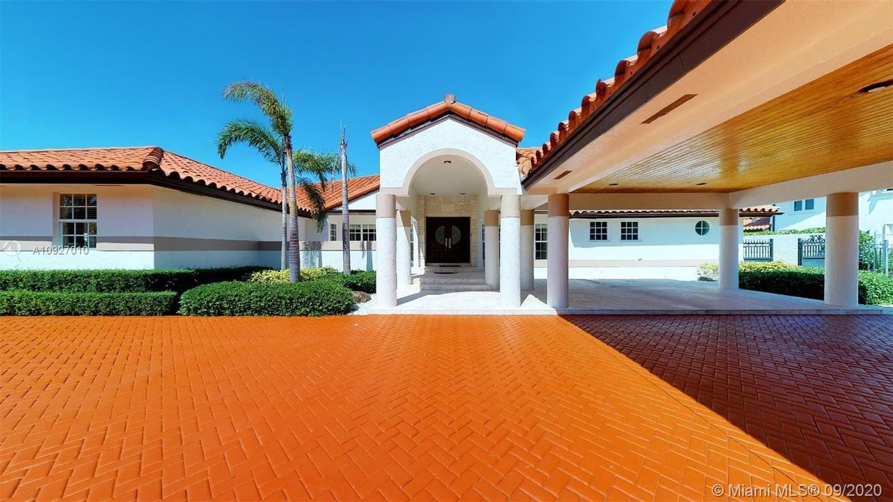 Recently Sold: $1,675,000 (7 beds, 6 baths, 5626 Square Feet)