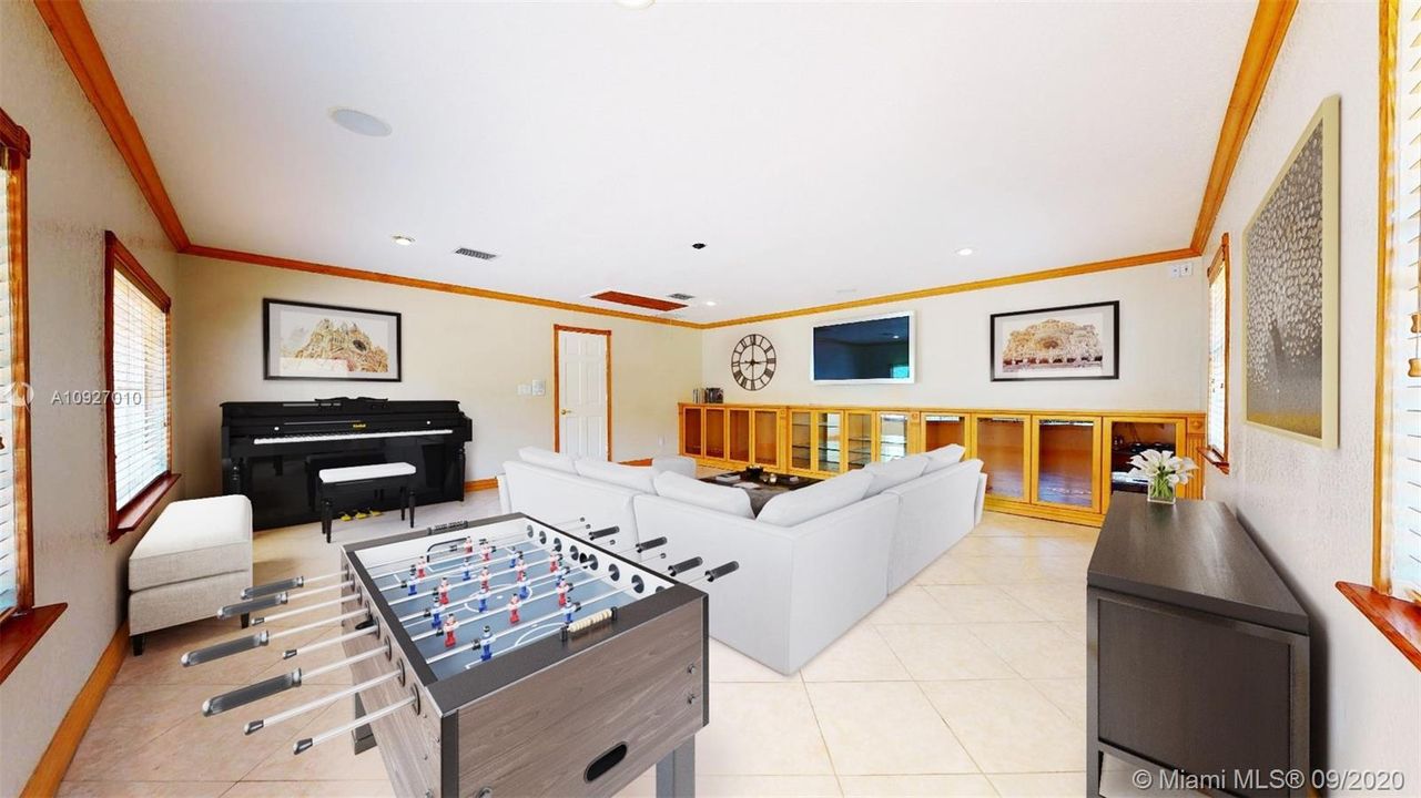Recently Sold: $1,675,000 (7 beds, 6 baths, 5626 Square Feet)